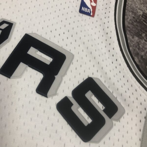 Camiseta Regata NBA San Antonio Spurs 10 Dennis Rodman Mitchell & Ness Branca 1993/94 - Imagem 5