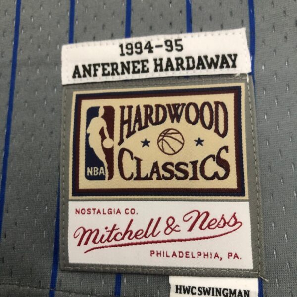 Camiseta Regata NBA Orlando Magic 1 Penny Hardaway Mitchell & Ness Cinza 1994/95 - Imagem 8