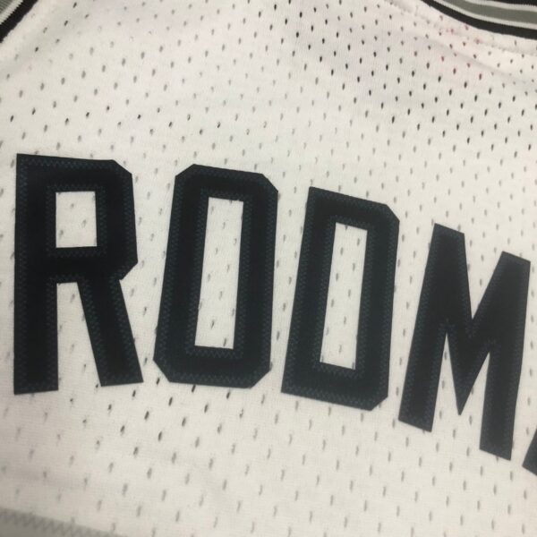 Camiseta Regata NBA San Antonio Spurs 10 Dennis Rodman Mitchell & Ness Branca 1993/94 - Imagem 15