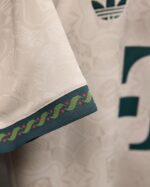 Camisa Bayern Munique Oktoberfest Versão Torcedor 25/2026 Adidas Off-White - Imagem 5