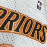 Camiseta Regata NBA Golden State Warriors 30 Stephen Curry Mitchell & Ness Branca 2009/10 - Imagem 5