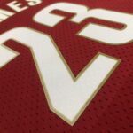 Camiseta Regata NBA Cleveland Cavaliers 23 Lebron James Mitchell & Ness Vermelha 2003/04 - Imagem 14