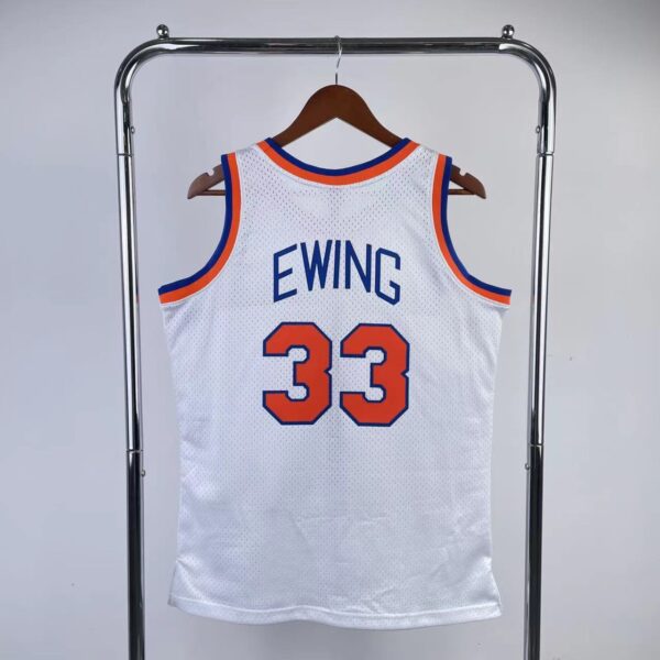 Camiseta Regata NBA New York Knicks 33 Patrick Ewing Mitchell & Ness Branca 1991/92 - Imagem 6
