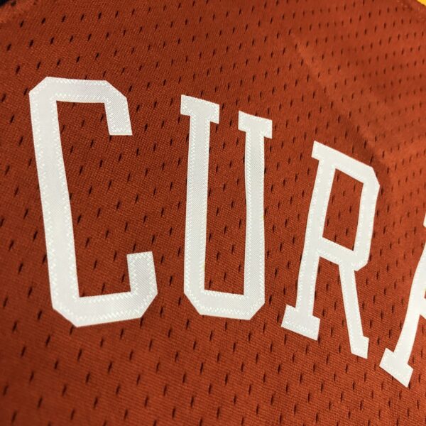 Camiseta Regata NBA Golden State Warriors 30 Stephen Curry Mitchell & Ness Vermelha 2009/10 - Imagem 15