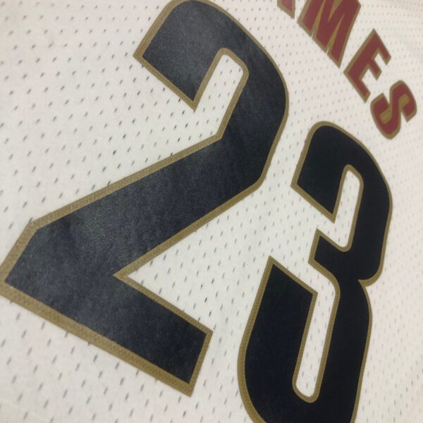Camiseta Regata NBA Cleveland Cavaliers 23 Lebron James Mitchell & Ness Branca 2003/04 - Imagem 14