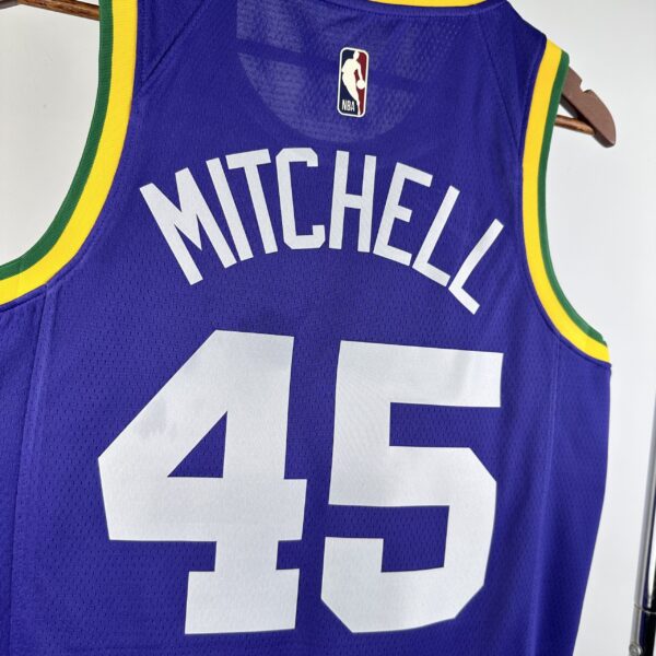 Camiseta Regata NBA Utah Jazz 45 Donovan Mitchell Classic Edition Roxo 2024/25 Nike - Imagem 8