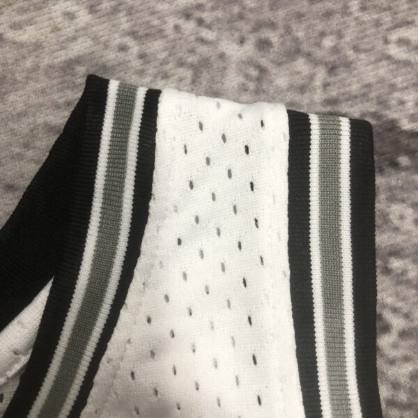 Camiseta Regata NBA San Antonio Spurs 10 Dennis Rodman Mitchell & Ness Branca 1993/94 - Imagem 8