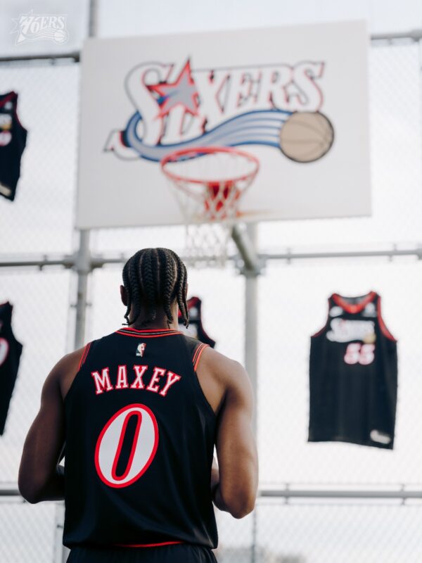 Camiseta Regata Basquete NBA Philadelphia 76ers Sixers Classic Edition Preta 25/2026 Nike - Imagem 9