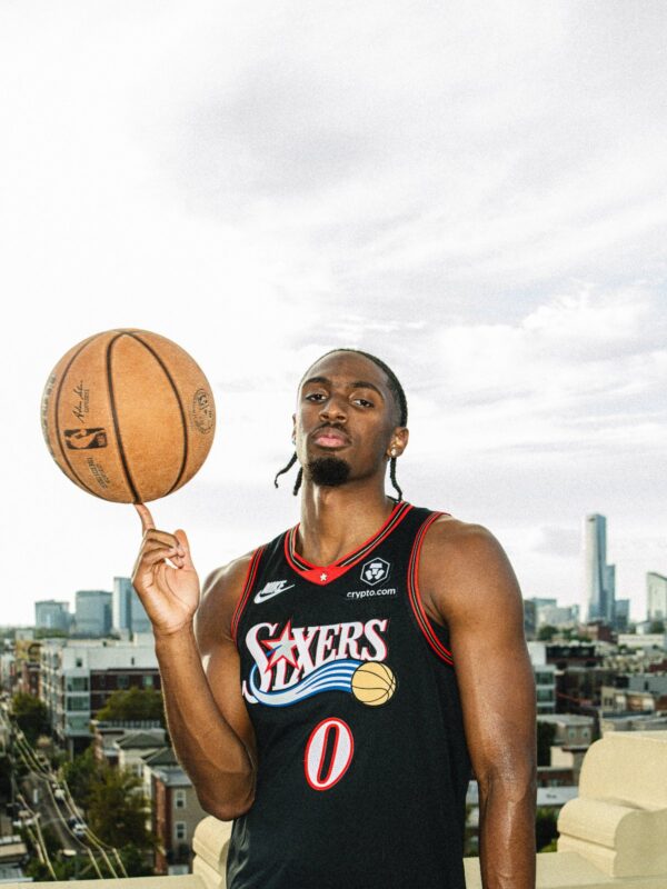 Camiseta Regata Basquete NBA Philadelphia 76ers Sixers Classic Edition Preta 25/2026 Nike - Imagem 4