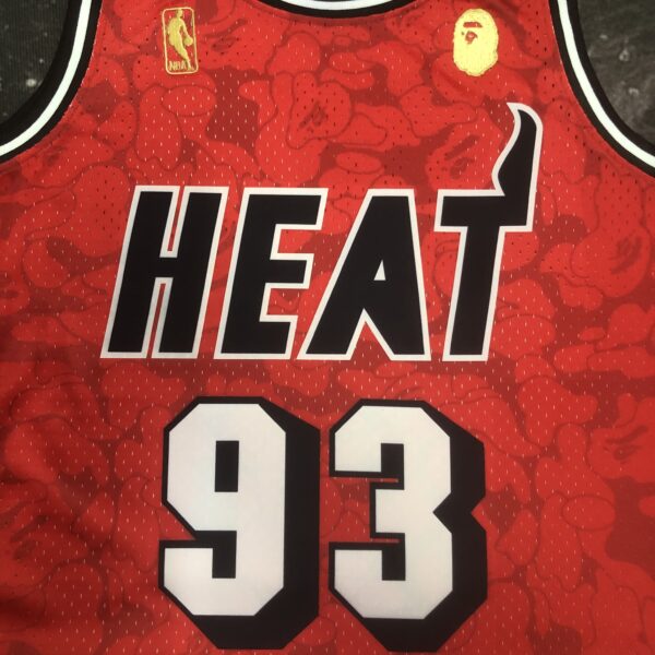 Camiseta Regata NBA Miami Heat BAPE Mitchell & Ness Vermelha 1993 - Imagem 2