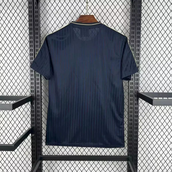 Camisa Juventus Terrace Icons Unissex 2025 Azul Marinho Adidas - Imagem 2