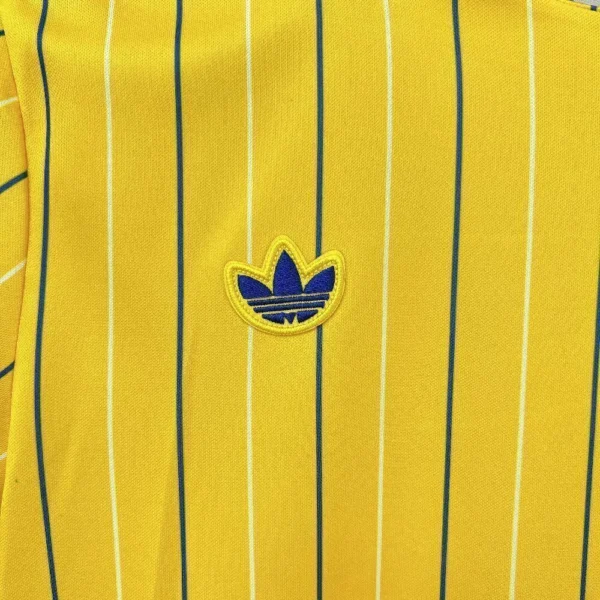 Camisa Leeds United Terrace Icons Unissex 2025 Amarela Adidas - Imagem 4