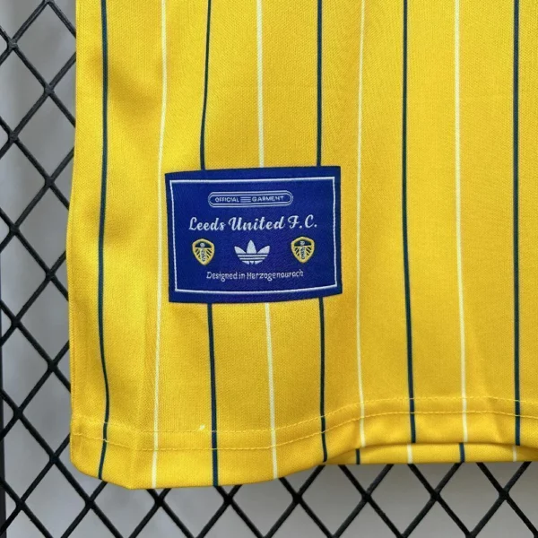 Camisa Leeds United Terrace Icons Unissex 2025 Amarela Adidas - Imagem 5