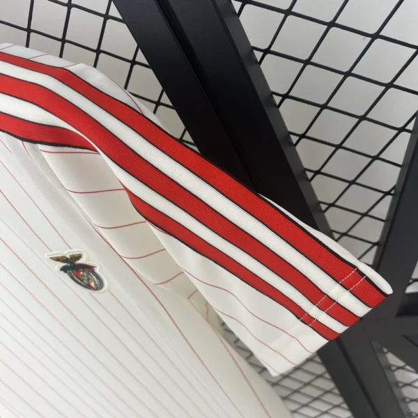 Camisa Benfica Terrace Icons Unissex 2025 Bege Adidas - Imagem 6