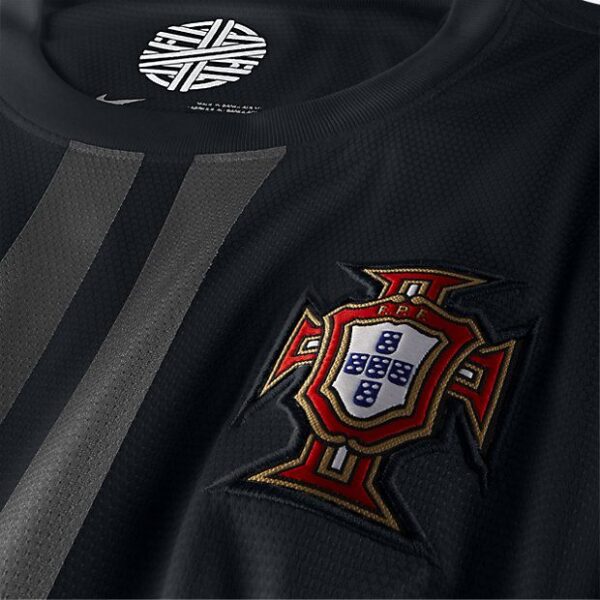 Camisa Retrô Clássica Seleção Portugal Away 2013 Preta Nike - Imagem 2