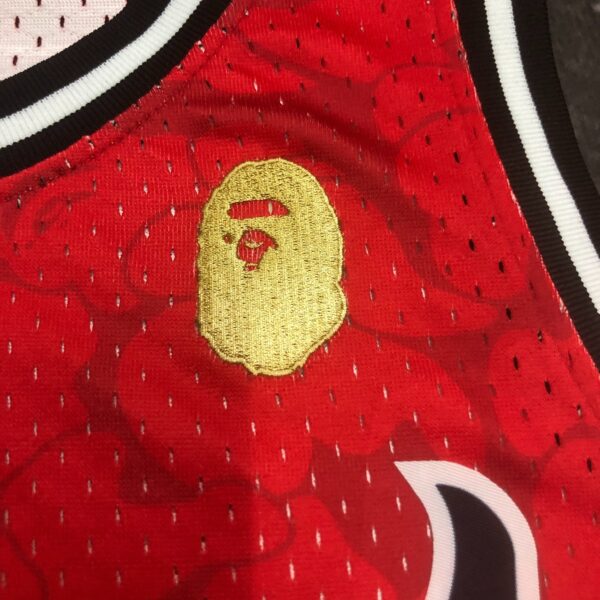 Camiseta Regata NBA Miami Heat BAPE Mitchell & Ness Vermelha 1993 - Imagem 8