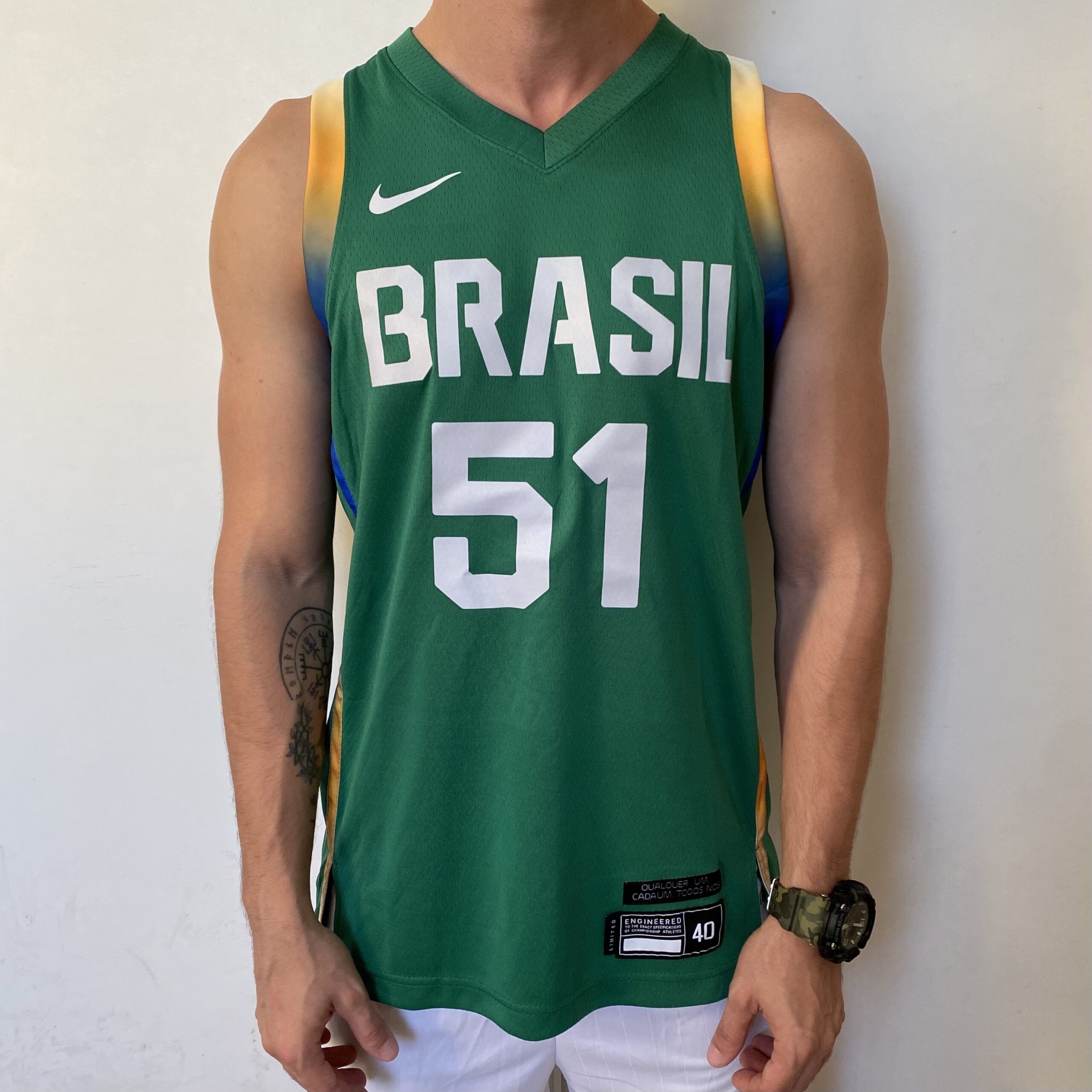 BRASIL VERDE 2024 CABOCLO (1) Camiseta Regata Basquete Brasil Olimpíadas Caboclo 51 2024 Paris Verde 2024-2025 Nike - Imagem 1