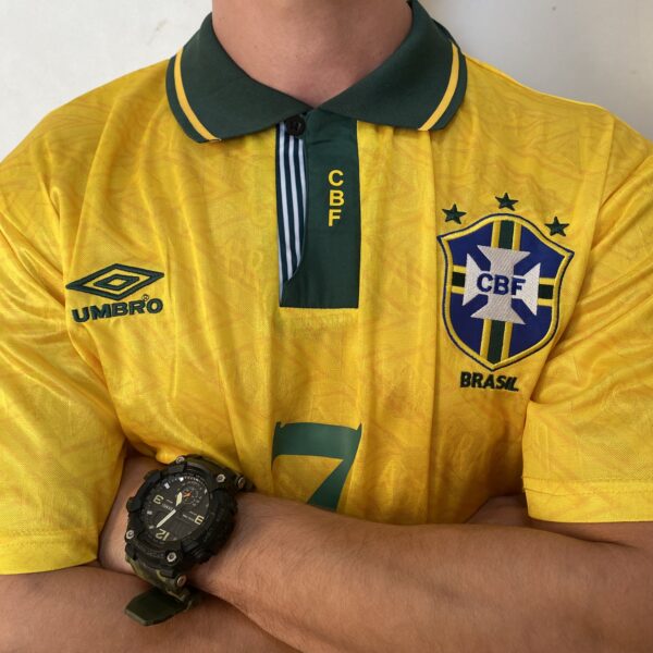 Camisa Retrô Clássica Seleção Brasileira Home - Brasil Amarela – Bebeto 7 - 1991/1993 Umbro - Imagem 5