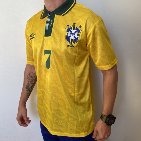 Camisa Retrô Clássica Seleção Brasileira Home - Brasil Amarela – Bebeto 7 - 1991/1993 Umbro - Imagem 6