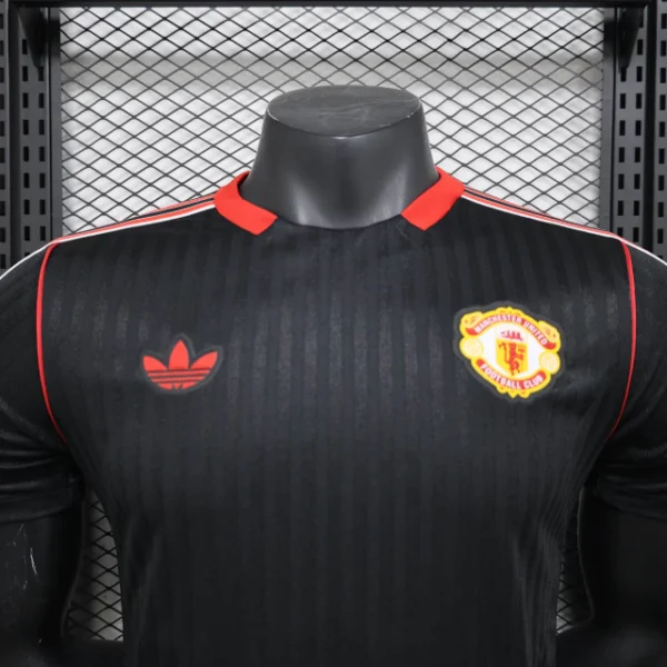 Camisa Manchester United Terrace Icons Unissex 2025 Preta Adidas - Imagem 2