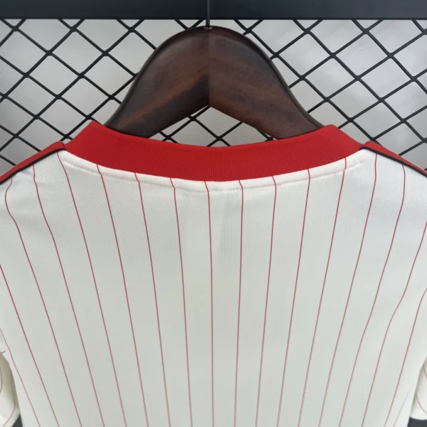 Camisa Benfica Terrace Icons Unissex 2025 Bege Adidas - Imagem 8