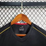 Camisa Retrô Clássica Seleção Portugal Away 2006 Preta Nike - Imagem 2