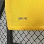 Camisa Retrô Clássica Seleção Brasileira Home - Brasil Amarelo – 2010/11 Nike - Imagem 5