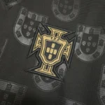 Camisa Seleção Portugal - Edição Especial - Pantera Negra - Eusébio - Versão Torcedor - Copa do Mundo 2026 Preta Puma - Imagem 3