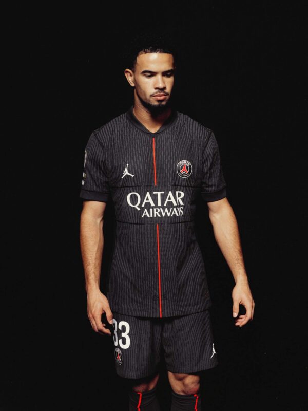 Camisa Paris Saint-Germain - PSG 4Th Versão Jogador 25/2026 Preta Jordan - Imagem 5