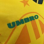 Camisa Retrô Clássica Seleção Brasileira Brasil – Veludo - Umbro – Amarela – 1994 - Imagem 8