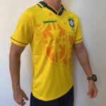 Camisa Retrô Clássica Seleção Brasileira Brasil – Veludo - Umbro – Amarela – 1994 - Imagem 5
