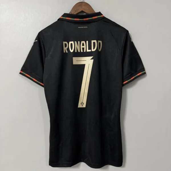 Camisa Seleção Portugal - Edição Especial - Pantera Negra - Eusébio - Versão Jogador - Copa do Mundo 2026 Preta Puma - Imagem 22