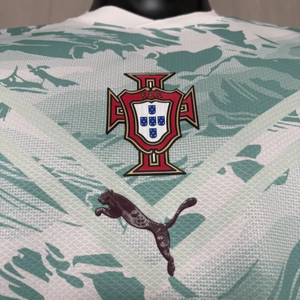 Camisa Seleção Portugal Away Versão Jogador Copa Do Mundo 2026 Puma Branca - Imagem 3