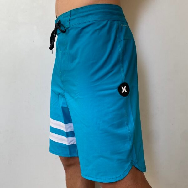 Bermuda Hurley Azul Claro com Branco 2026 - Imagem 4