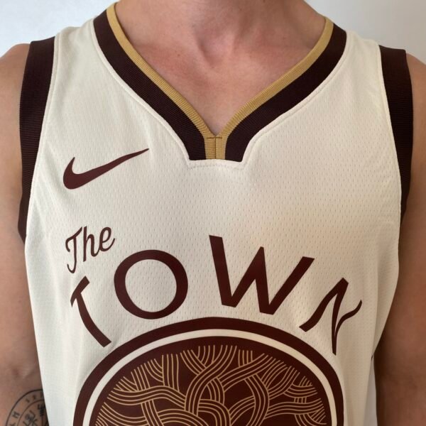 Camiseta Regata NBA Golden State Warriors Curry 30 City Edition Bege 2025/26 Nike - Imagem 2