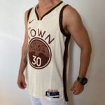 Camiseta Regata NBA Golden State Warriors Curry 30 City Edition Bege 2025/26 Nike - Imagem 6