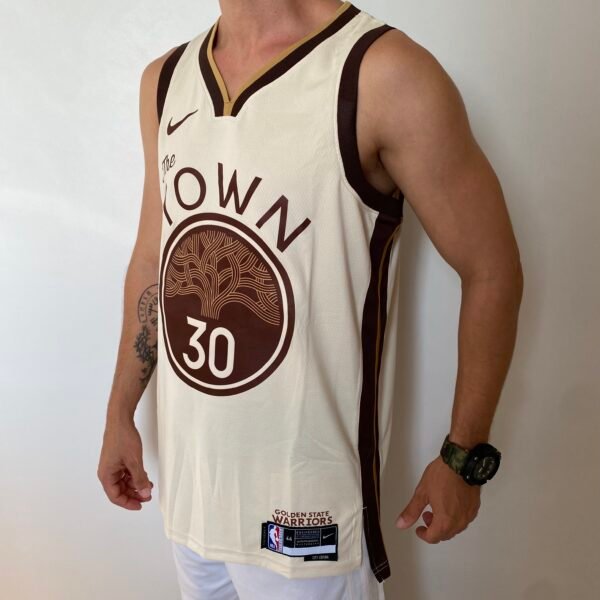 Camiseta Regata NBA Golden State Warriors Curry 30 City Edition Bege 2025/26 Nike - Imagem 6