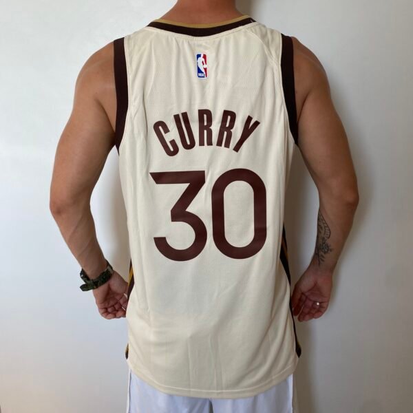 Camiseta Regata NBA Golden State Warriors Curry 30 City Edition Bege 2025/26 Nike - Imagem 8