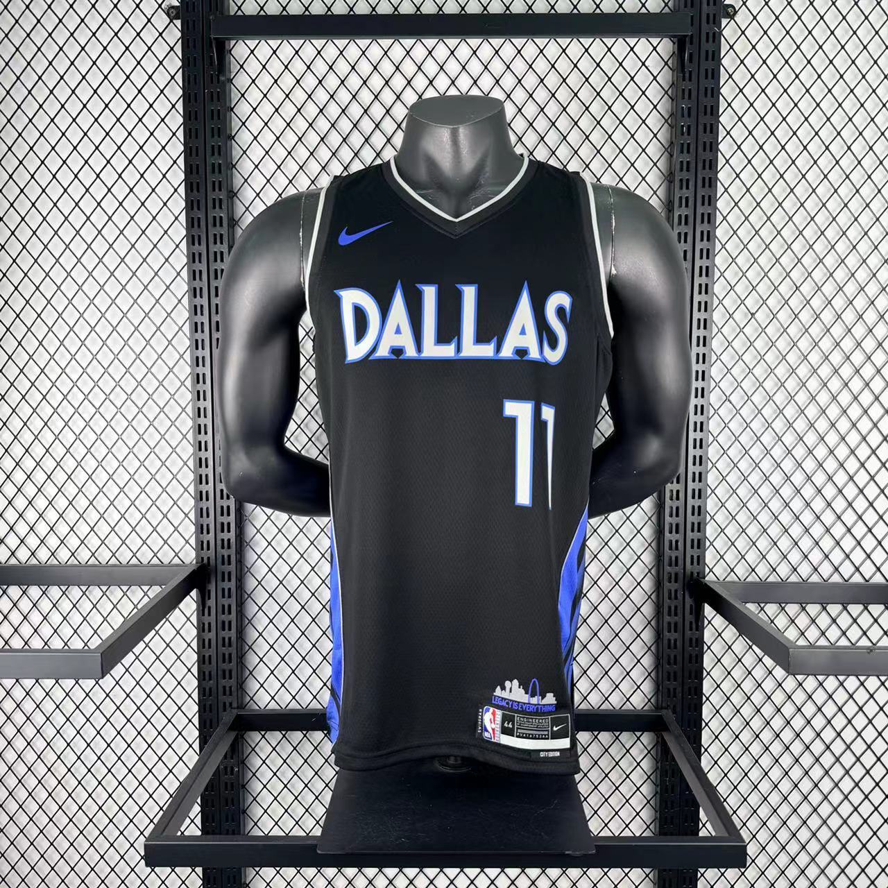 fdafd64e Camiseta Regata Basquete NBA Dallas Mavericks City Edition 2025/26 Preta Nike - Imagem 1