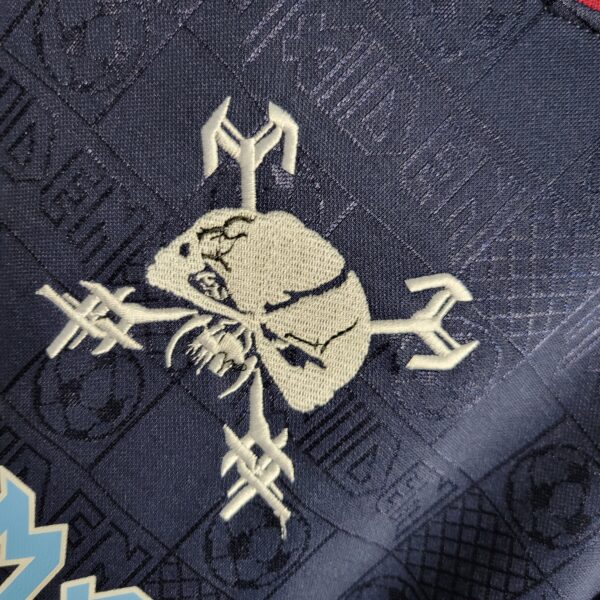 Camisa Retrô West Ham United 2011 Iron Maiden - Imagem 3