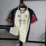 Camisa Retrô West Ham United 1999/2001 Iron Maiden - Imagem 2