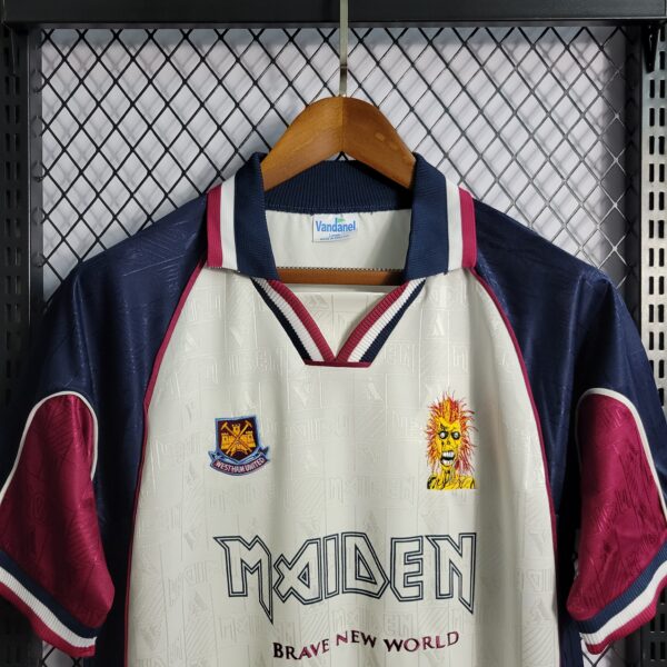 Camisa Retrô West Ham United 1999/2001 Iron Maiden - Imagem 3