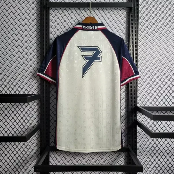 Camisa Retrô West Ham United 1999/2001 Iron Maiden - Imagem 7