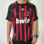 Camisa Retrô Milan Home 2006/2007 Ronaldo 99 Adidas Preta Vermelha Dourada