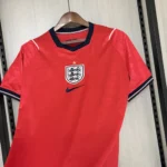 Camisa Seleção Inglaterra Away Versão Torcedor Copa Do Mundo 2026 Vermelha Nike - Imagem 5