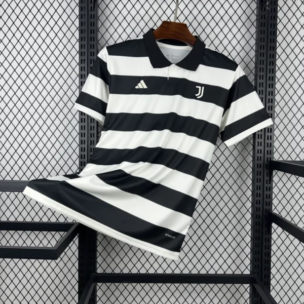 Camisa Juventus 4th Torcedor Parceria Studio Sgura Manga Longa 2026 Adidas - Imagem 2