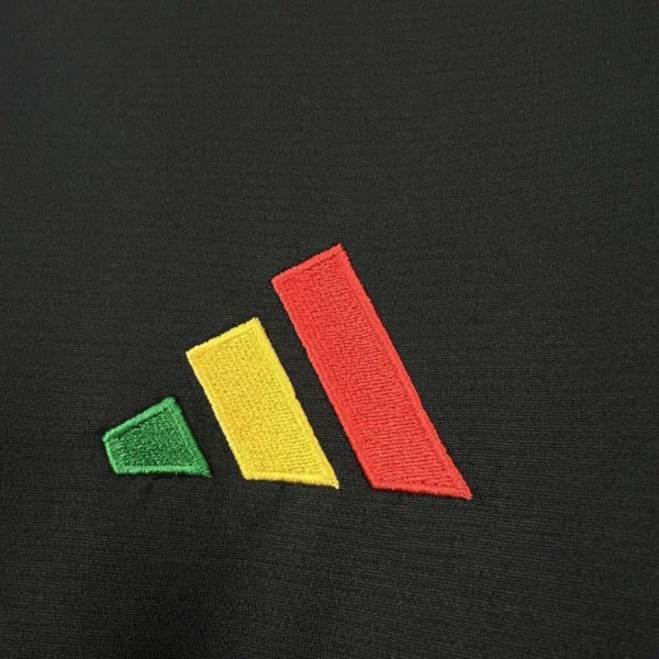 Camisa Jamaica DNA Copa do Mundo 2026 Bob Marley Torcedor Preta Adidas - Imagem 2