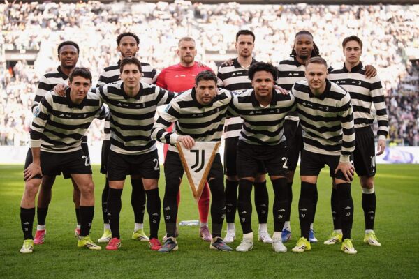 Camisa Juventus 4th Torcedor Parceria Studio Sgura 2026 Adidas - Imagem 10