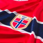 Camisa Seleção Noruega Home Versão Torcedor Copa Do Mundo 2026 Vermelha Nike - Imagem 4