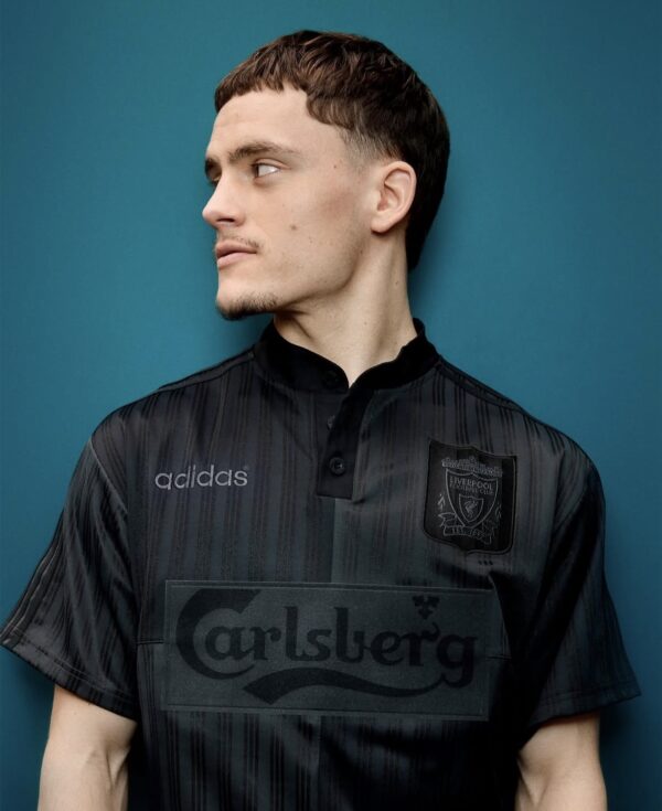 Camisa Retrô Liverpool Especial All-Black 1995/96 Preta Adidas - Imagem 5